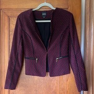Cropped blazer in red and black print!